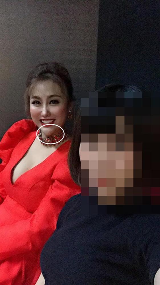 Phi Thanh Vân lộ cằm sần sùi, nhọn hoắt khiến nhiều người nghi ngờ cô đang bị dao kéo phản-2