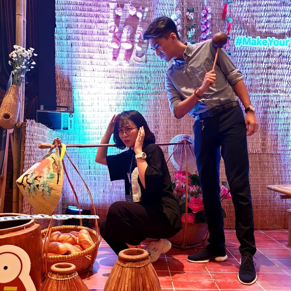 Quay lưng với khán giả hướng dẫn tập luyện, bạn gái Đặng Văn Lâm vẫn đốt mắt người nhìn khi sở hữu 3 vòng nóng bỏng-6