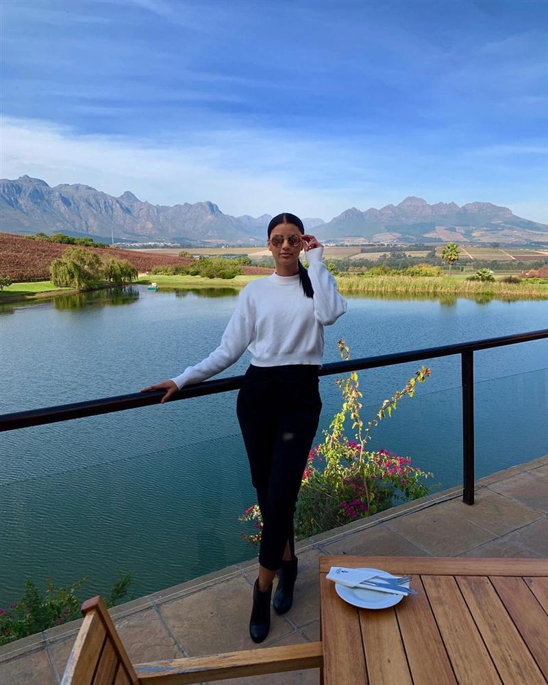 Bản tin Hoa hậu Hoàn vũ 27/5: Hoàng Thùy thắng thời trang nhưng thua nhan sắc trước Bánh Pía Philippines-11