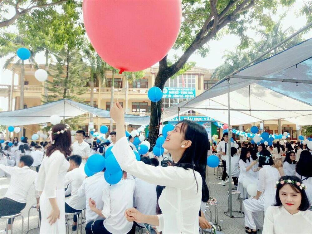 Đã tìm ra danh tính cặp trai xinh gái đẹp gây bão với clip từ chối tỏ tình cực văn minh trong ngày lễ bế giảng-2