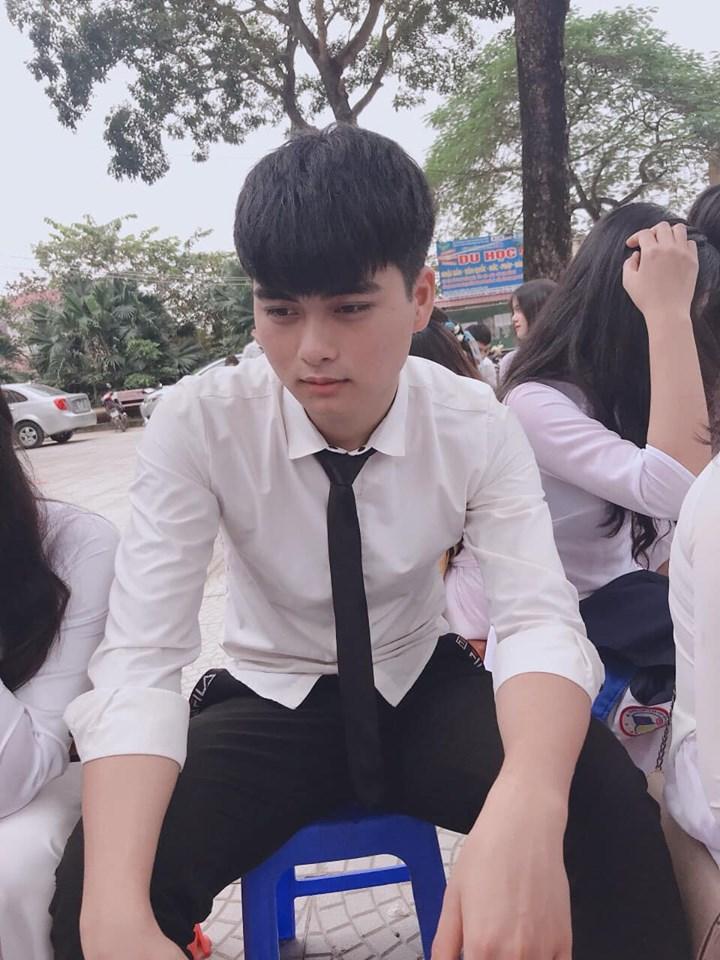 Đã tìm ra danh tính cặp trai xinh gái đẹp gây bão với clip từ chối tỏ tình cực văn minh trong ngày lễ bế giảng-5