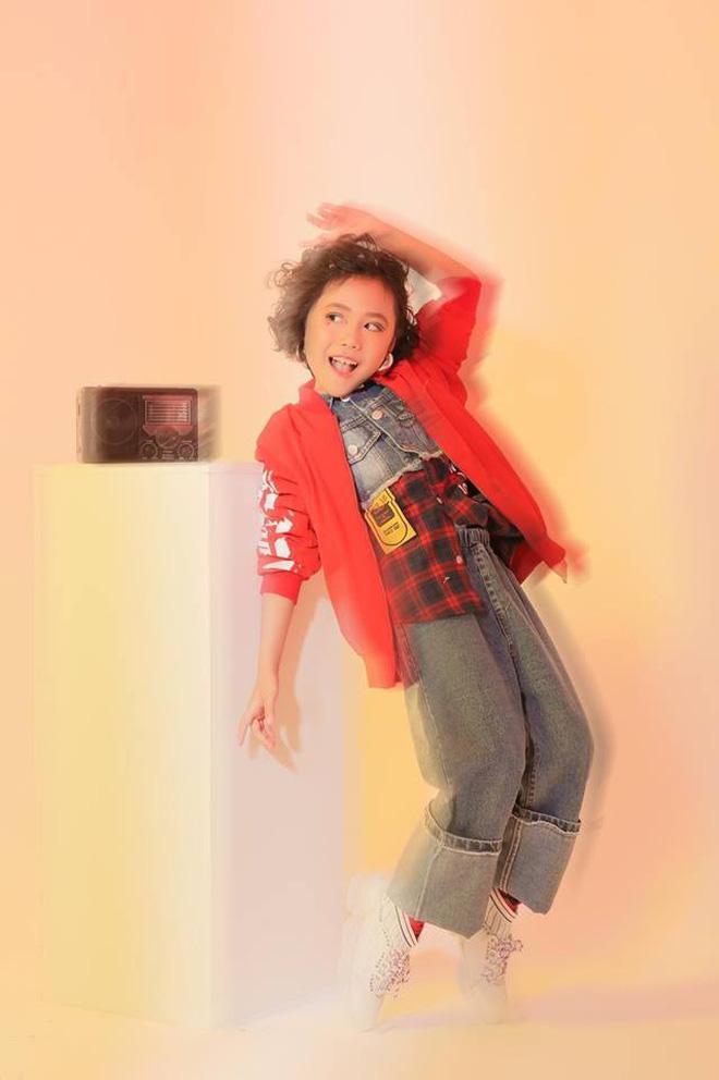 Khánh An - mẫu nhí từng được nữ hoàng tạo dáng Coco Rocha khen hết lời tái xuất khiến Chí Tài, Việt Hương hết hồn-6