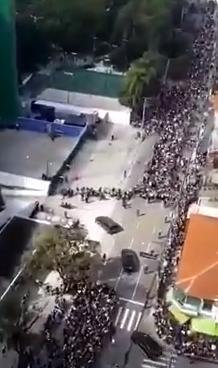 BTS được đón tiếp như nguyên thủ quốc gia tại thánh địa ARMY ở Brazil-3