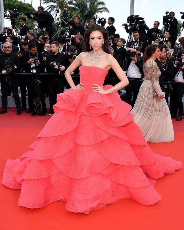 Bộ váy tai tiếng của Ngọc Trinh không hề lọt Top trang phục đẹp nhất Cannes trên tạp chí uy tín-8