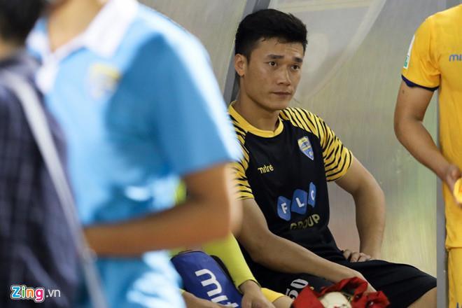 Dân mạng an ủi thủ môn Bùi Tiến Dũng vì không được tham dự Kings Cup-1