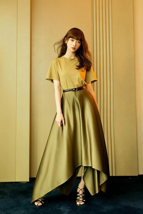 Ngụy Anh Lạc Ngô Cẩn Ngôn đụng nguyên set đồ với Phú Sát Hoàng hậu Tần Lam-2