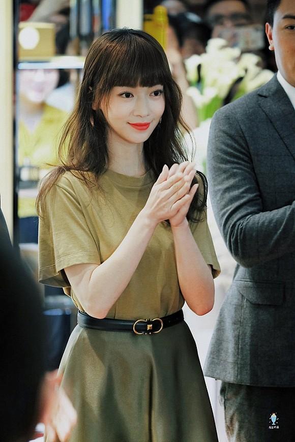 Ngụy Anh Lạc Ngô Cẩn Ngôn đụng nguyên set đồ với Phú Sát Hoàng hậu Tần Lam-5