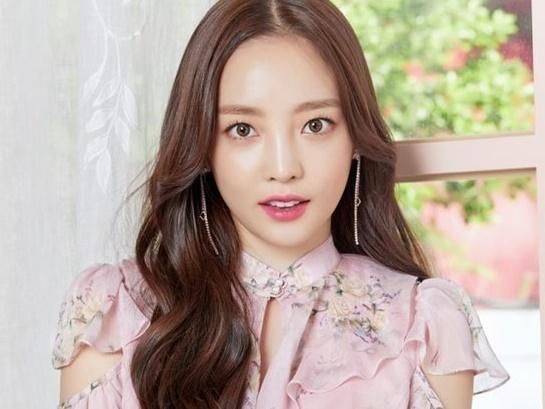 'Búp bê xứ Hàn' Goo Hara đã tỉnh lại sau 2 ngày hôn mê vì tự tử