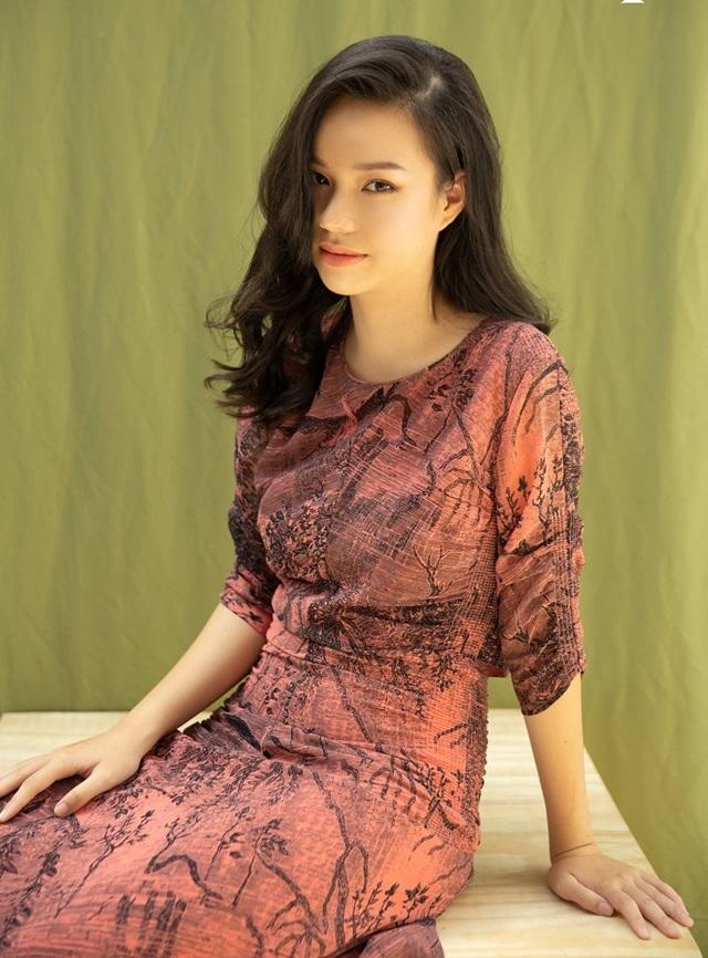 Cận cảnh nhan sắc cuốn hút và gout thời trang cực kỳ trẻ trung của Trà My - nữ chính 13 tuổi phim Vợ ba-8