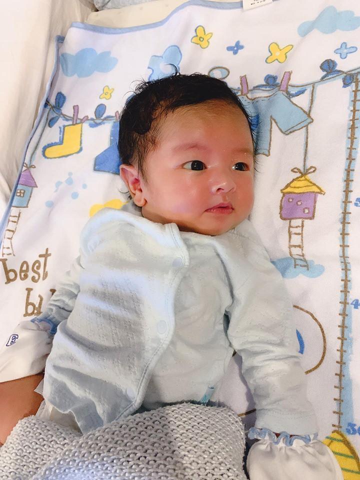 Tái xuất sau chưa đầy 1 tháng ở cữ, chị dâu Bảo Thy khiến ai cũng ngỡ ngàng với nhan sắc chuẩn hotmom-1