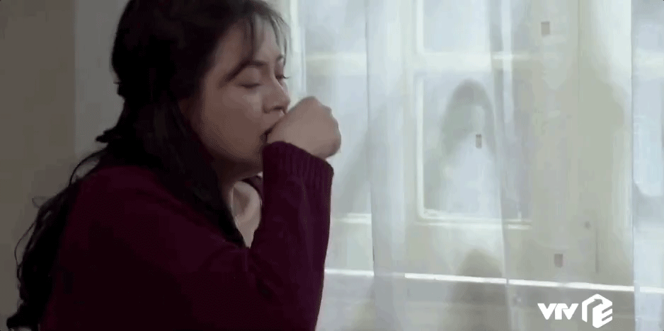 Chi tiết bí ẩn rợn người của Về Nhà Đi Con tập 32: Cái gì đang hiện lên trên tấm rèm cửa nhà Huệ?-1
