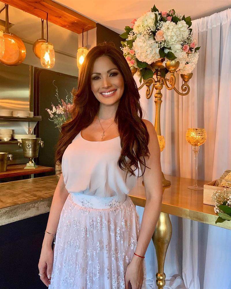 Bản tin Hoa hậu Hoàn vũ 28/5: Đẹp như Phạm Hương cũng chỉ đủ để làm nền cho cô gái vàng trong làng nhan sắc-10