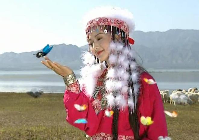 Tiết lộ bất ngờ về thân thế của Hàm Hương trong Hoàn Châu Cách Cách-1