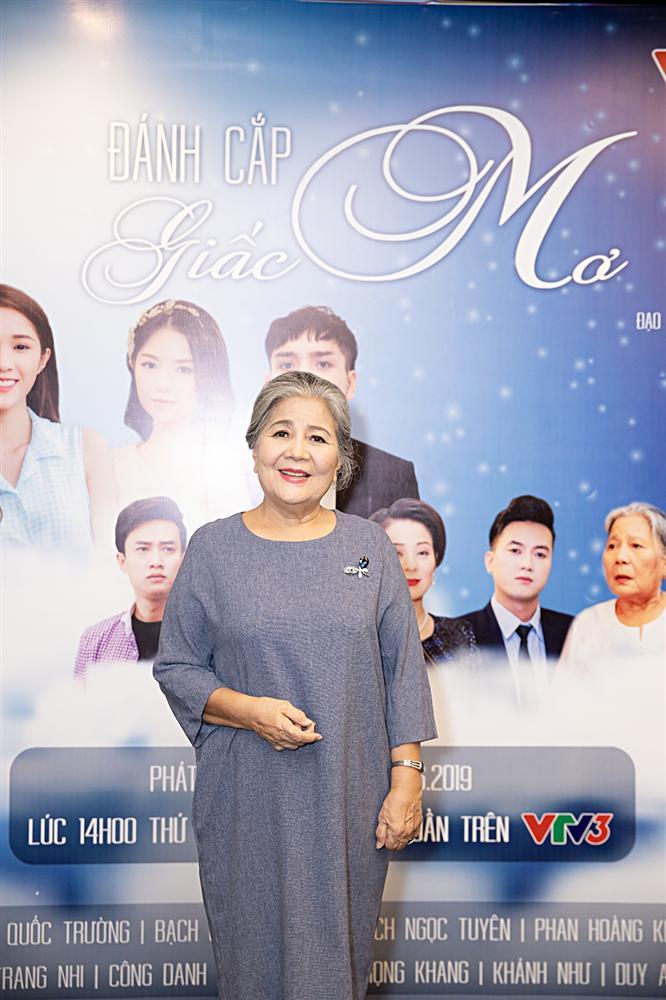 Hết ngoan hiền như Ngân ở Cả một đời ân oán, Hạ Anh ác không gớm tay trong phim mới-9