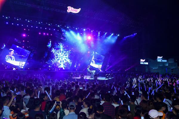 Sơn Tùng M-TP, Lou Hoàng ‘quậy tưng’ sân khấu Diana Cool Fest-9