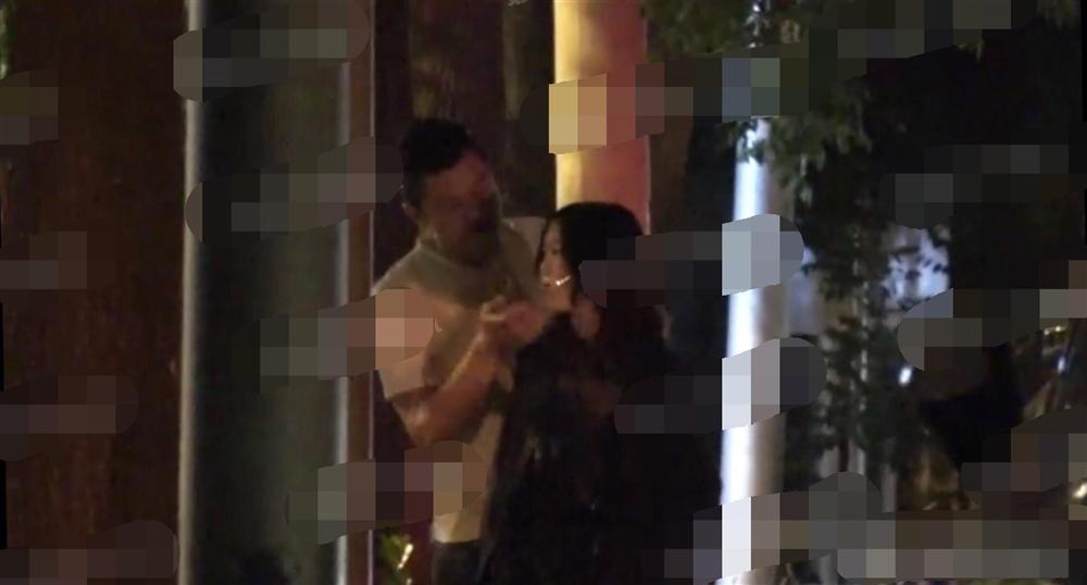 Vương Phi vắng mặt trong tiệc sinh nhật con gái hở hàm ếch do Lý Á Bằng tổ chức-5