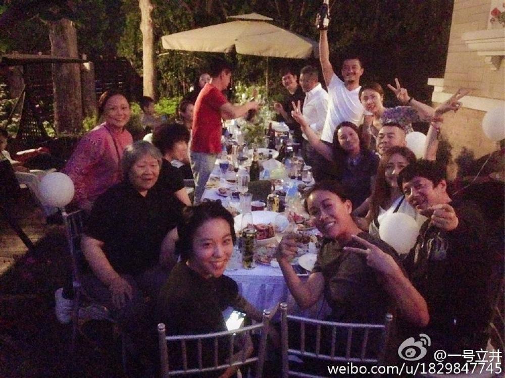 Vương Phi vắng mặt trong tiệc sinh nhật con gái hở hàm ếch do Lý Á Bằng tổ chức-7