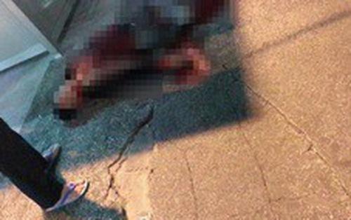 Bị mẹ đuổi đánh vì đi nhậu về khuya, con trai 17 tuổi đâm chết cha dượng-1