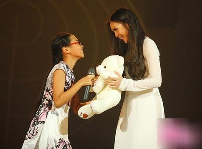 Phương Mỹ Chi thông báo loạt thành tích khủng sau khi bị chê hát dở ẹc, ăn mặc lố tuổi-4