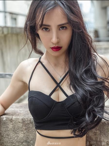 Đệ nhất mỹ nhân Kung Fu Trung Quốc ngày càng rẻ rúng vì mặc hở bạo-10