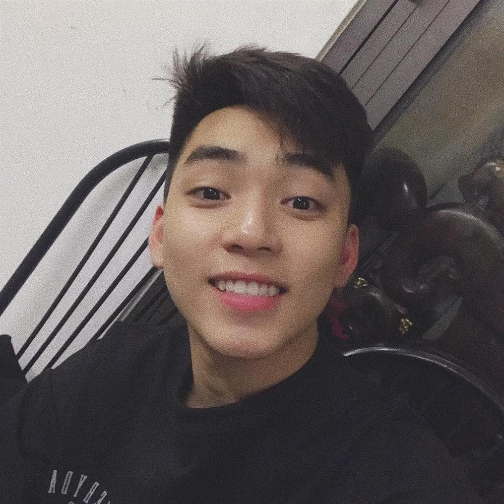 Đào mộ loạt ảnh thời chưa sửa mũi của Long Hoàng - chàng trai Việt duy nhất nghi vấn trúng tuyển SM Entertainment đình đám-6