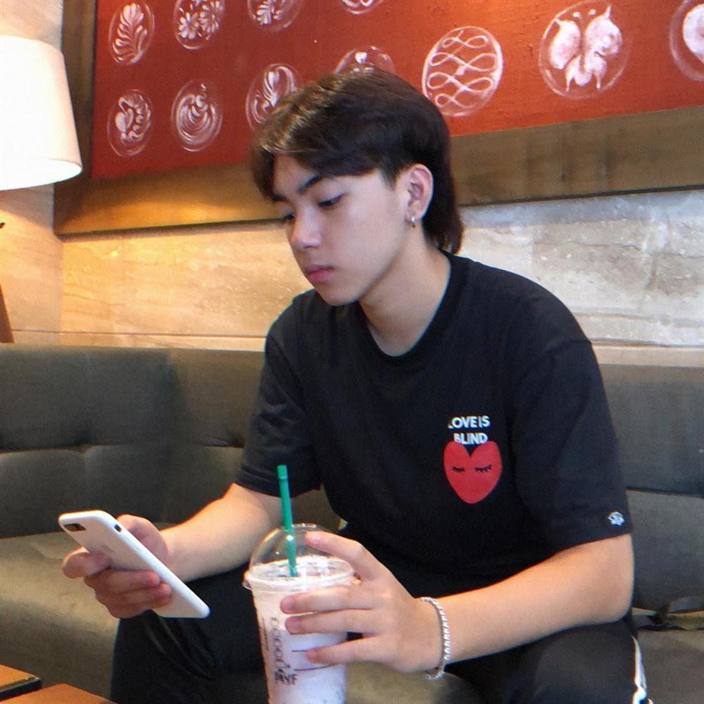 Đào mộ loạt ảnh thời chưa sửa mũi của Long Hoàng - chàng trai Việt duy nhất nghi vấn trúng tuyển SM Entertainment đình đám-9