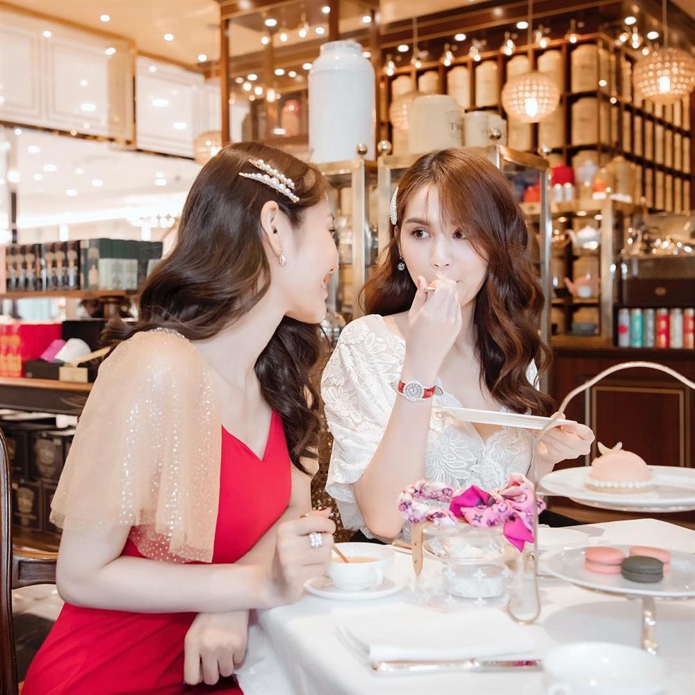 Linh Chi có thể thoải mái khóa môi cô gái này mà chẳng bao giờ phải lo Lâm Vinh Hải ghen tuông-2