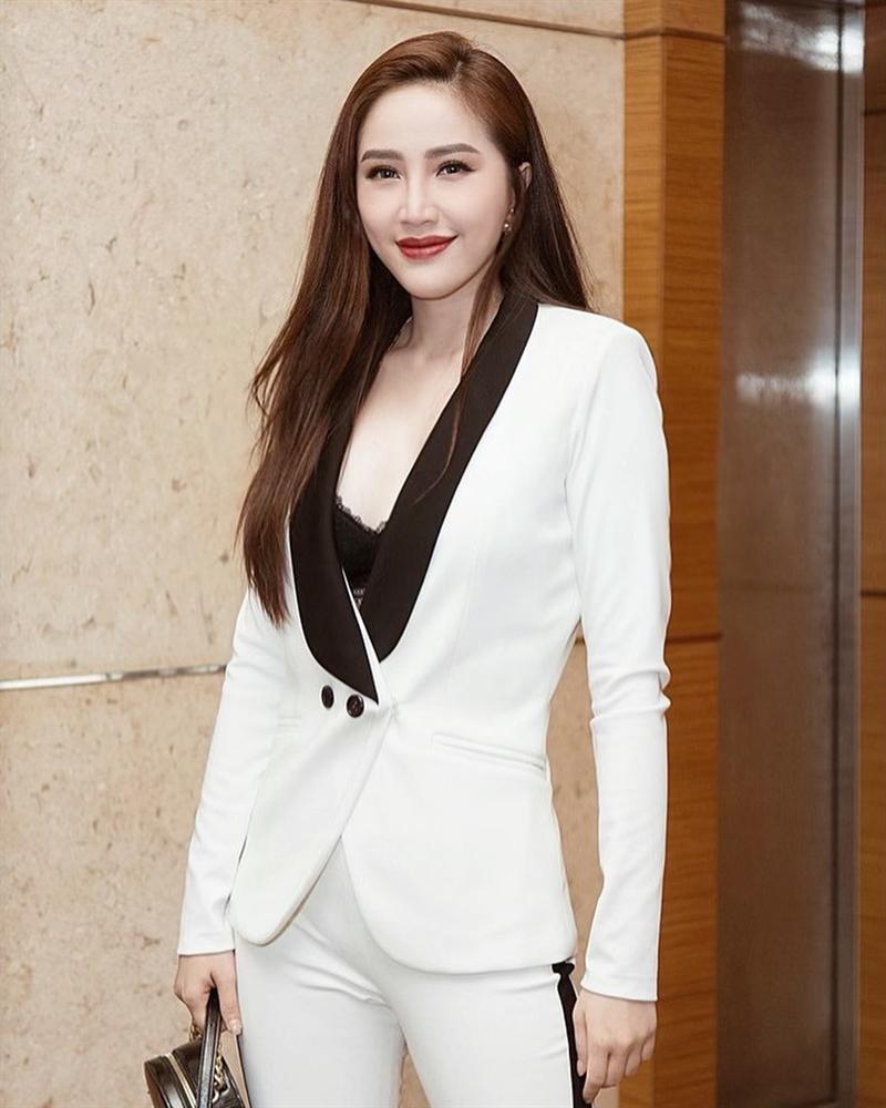 Bảo Thy than thở vì vóc dáng bỗng dưng phát tướng khi lên hình-1