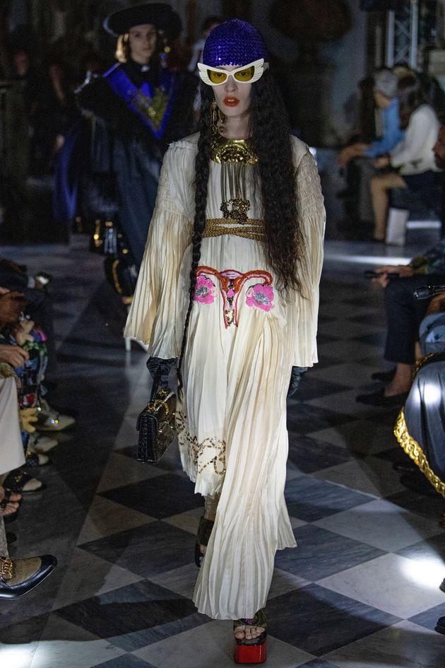 Gucci gây sốc với trang phục có thêu hình... tử cung trong bộ sưu tập mới nhất-2