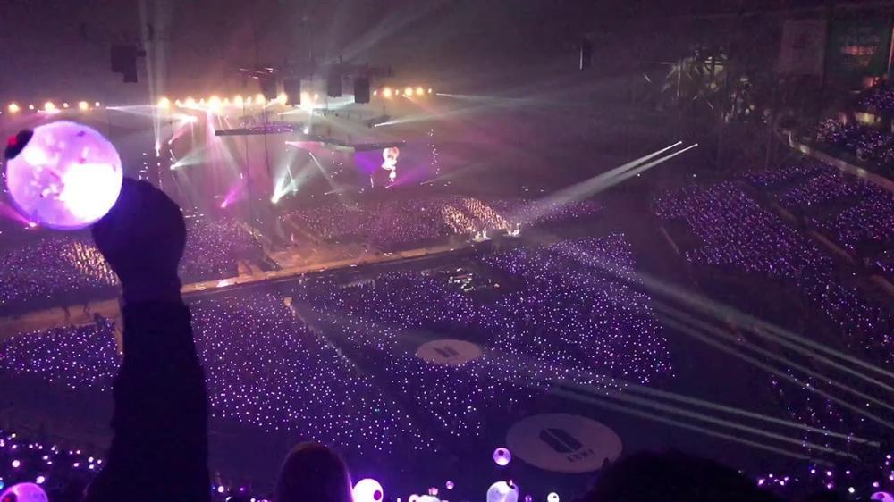 HOT: Dancer của BTS đăng hình cờ Việt Nam trên Instagram, ước mơ về concert ARMY Việt sắp trở thành sự thật?-3