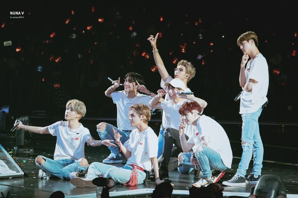 HOT: Dancer của BTS đăng hình cờ Việt Nam trên Instagram, ước mơ về concert ARMY Việt sắp trở thành sự thật?-2