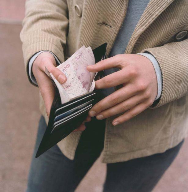 Xem ngày tốt đổi ví tiền năm 2019 bạn sẽ không còn hoa mắt chóng mặt mỗi khi không thấy tiền trong ví-1