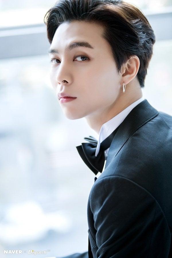 Trong khi Long Hoàng vác loa đi khoe cả thiên hạ, loạt idol nhà SM lại từng khổ sở giấu nhẹm thân phận trainee-7