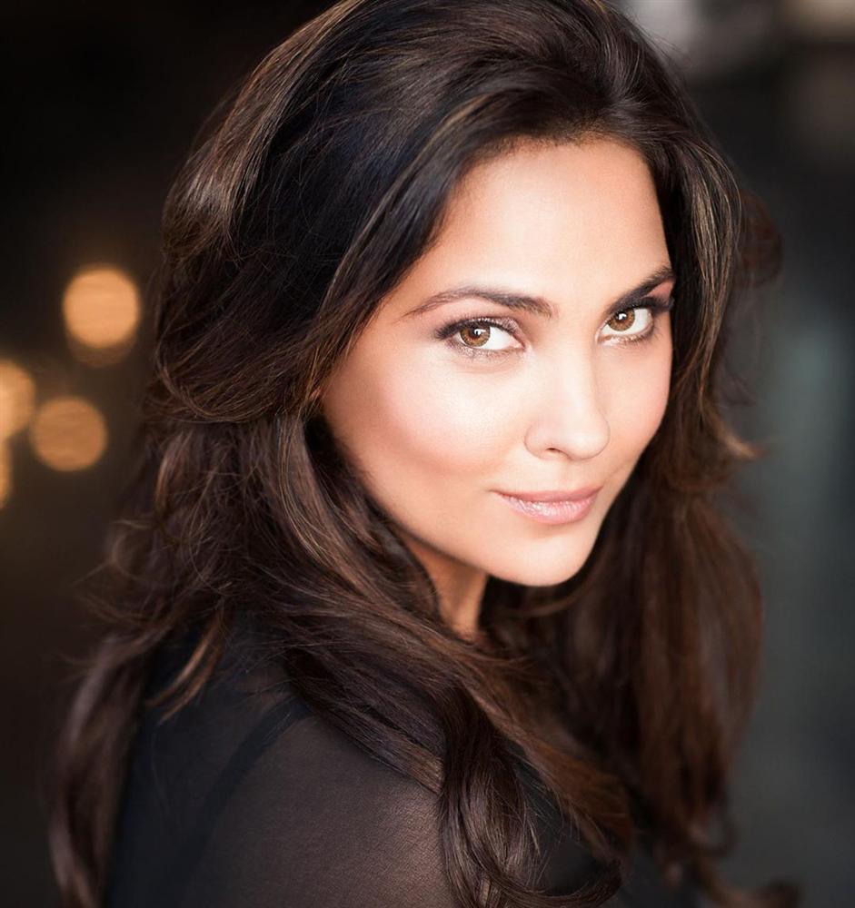 Bản tin Hoa hậu Hoàn vũ 31/5: Diễm Hương lộ mặt cứng đơ, nhan sắc bị dập tơi tả giữa dàn giai nhân đình đám-6