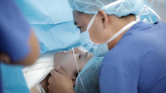 Hải Băng kể lại hành trình vượt cạn lần 3, tiết lộ lí do con thứ ba bị tím tái khi vừa chào đời-5