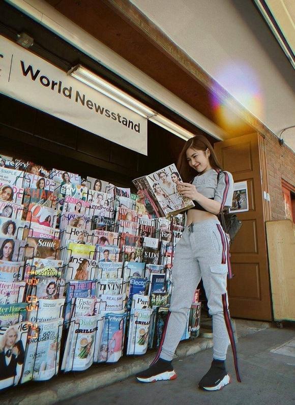 Hương Tràm khoe da đẹp như quảng cáo sau ít ngày sang Mỹ du học-4