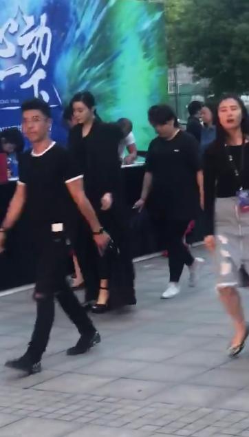 Phạm Băng Băng bị xóa mặt khỏi poster, nghi ngờ vẫn trong vùng phong sát sau scandal trốn thuế-3