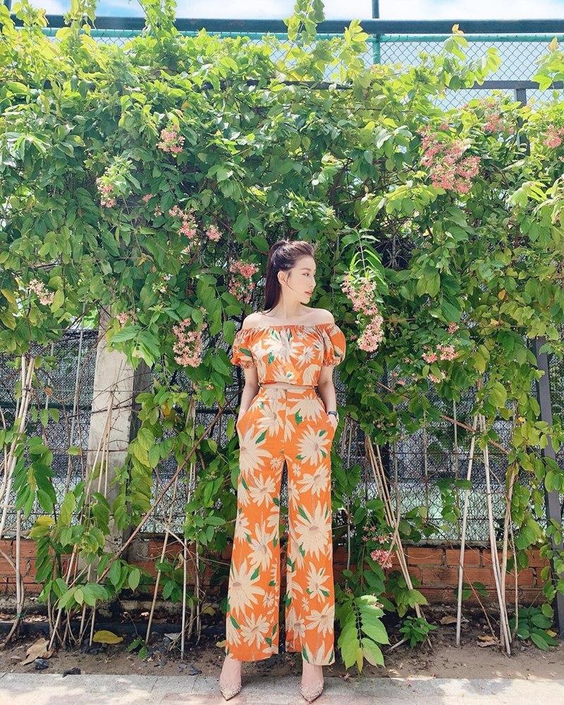 Chỉ cần diện đầm hai dây ôm sát, Minh Hằng dập tắt hình ảnh mỡ thừa - Ngọc Trinh đổi gió với style hiphop-10