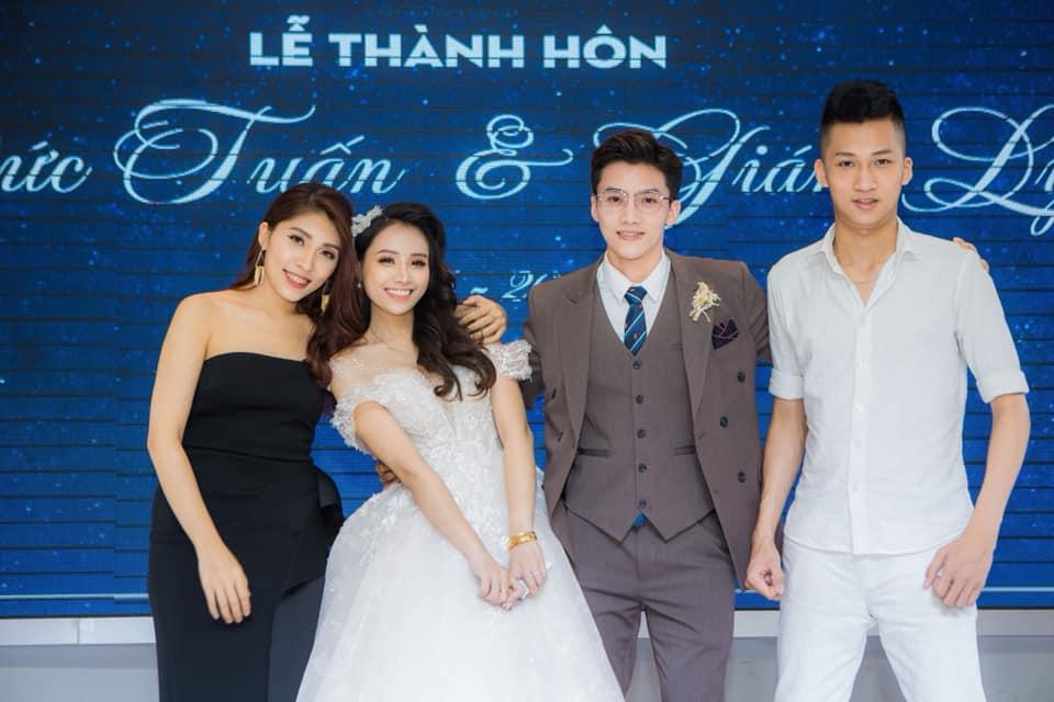 Chuyện giờ mới kể về đám cưới nữ MC xinh đẹp và bạn trai hotboy: Cô dâu - chú rể quẩy bung sân khấu cùng khách mời-3