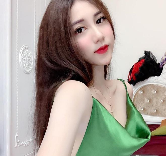 Loạt hot girl cuối 9X, đầu 2K theo đuổi phong cách gợi cảm-1