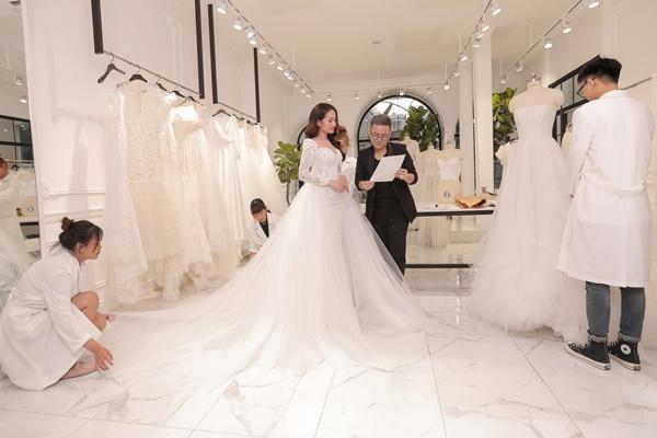 Cận cảnh chiếc váy cưới mà Sara Lưu sẽ mặc trong đám cưới với nhạc sĩ Dương Khắc Linh-4