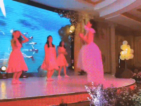 Chẳng phải soái ca, chàng trai sắp về chung một nhà với MC Phí Linh lại là người đàn ông quyền lực của VTV-10