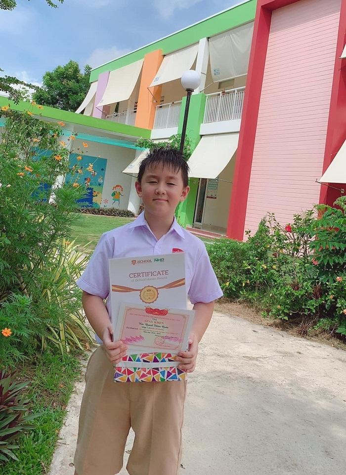 Con trai Lê Phương - Quách Ngọc Ngoan yêu thương cha dượng trẻ tuổi không khác gì cha đẻ-1