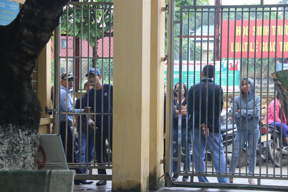 Hơn 160.000 học sinh Hà Nội và TP.HCM thi vào lớp 10-4