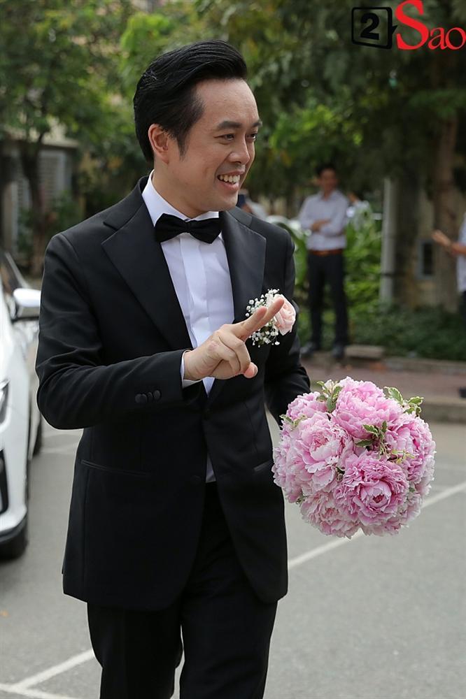 Dương Khắc Linh ăn diện bảnh bao, dẫn đầu hơn 20 chiếc xế sang tới nhà Sara Lưu làm lễ ăn hỏi-10