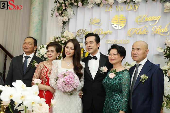 Dương Khắc Linh ăn diện bảnh bao, dẫn đầu hơn 20 chiếc xế sang tới nhà Sara Lưu làm lễ ăn hỏi-21