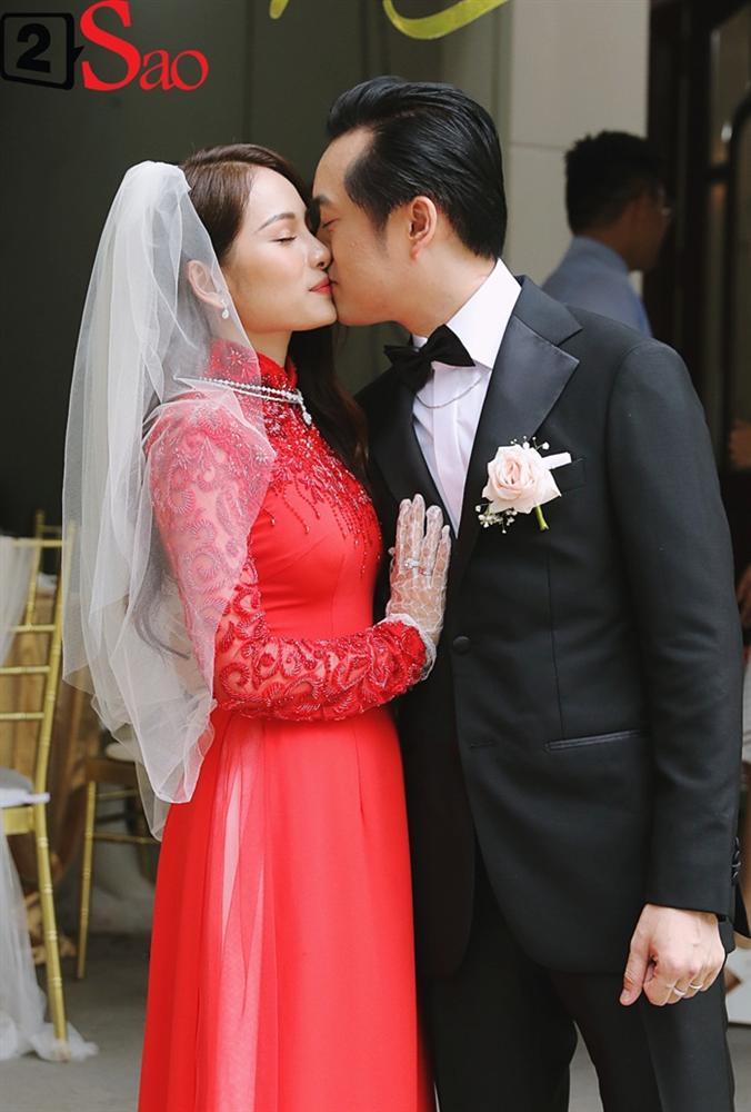 Dương Khắc Linh ăn diện bảnh bao, dẫn đầu hơn 20 chiếc xế sang tới nhà Sara Lưu làm lễ ăn hỏi-24