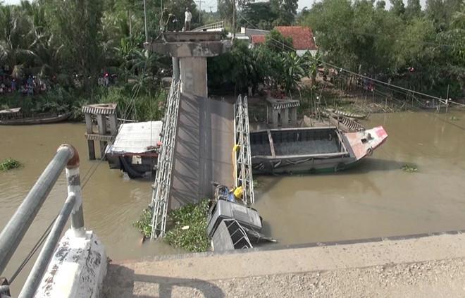 Cầu 8 tấn, xe tải chở khoảng 30 tấn không sập mới lạ-2