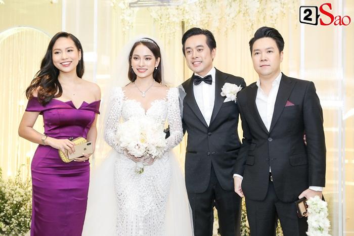 Chơi lớn như Hồ Ngọc Hà: Mang theo từ bố mẹ, anh chị, bạn trai đến con cái đi ăn cưới Dương Khắc Linh-6