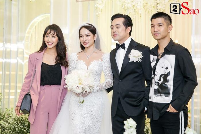 Chơi lớn như Hồ Ngọc Hà: Mang theo từ bố mẹ, anh chị, bạn trai đến con cái đi ăn cưới Dương Khắc Linh-13